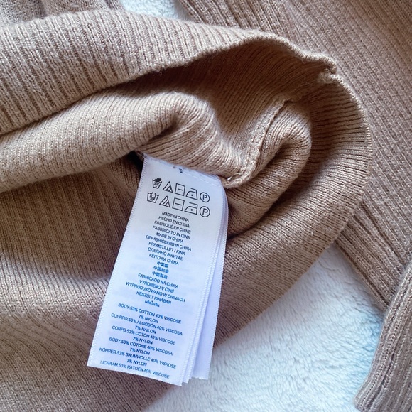 Michaell Michael Kors knit tan turtleneck - Picture 4 of 11